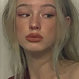 Meet your Posher, Ione